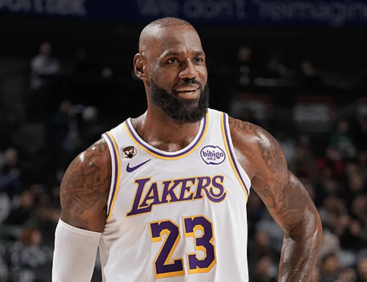 PP电子娱乐官网-前湖人球员谈詹姆斯罚球少:不能因他更高更壮就不吹