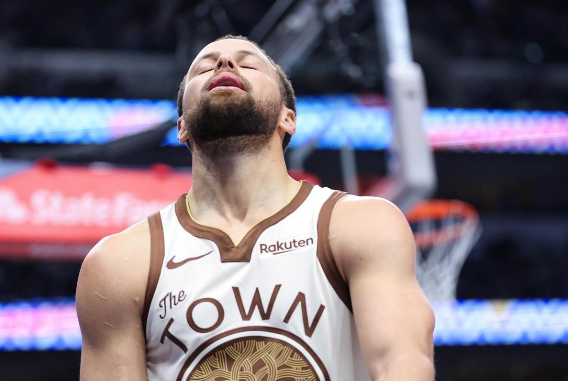 PP电子官网-库里带队四连败！正负值全场倒数第二！没老大原形毕露！